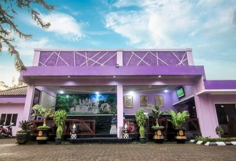 Hotelli Signature Mandala Kencana