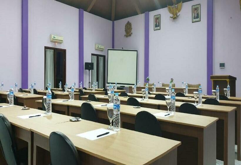 בית מלון כפרי Signature Mandala Kencana