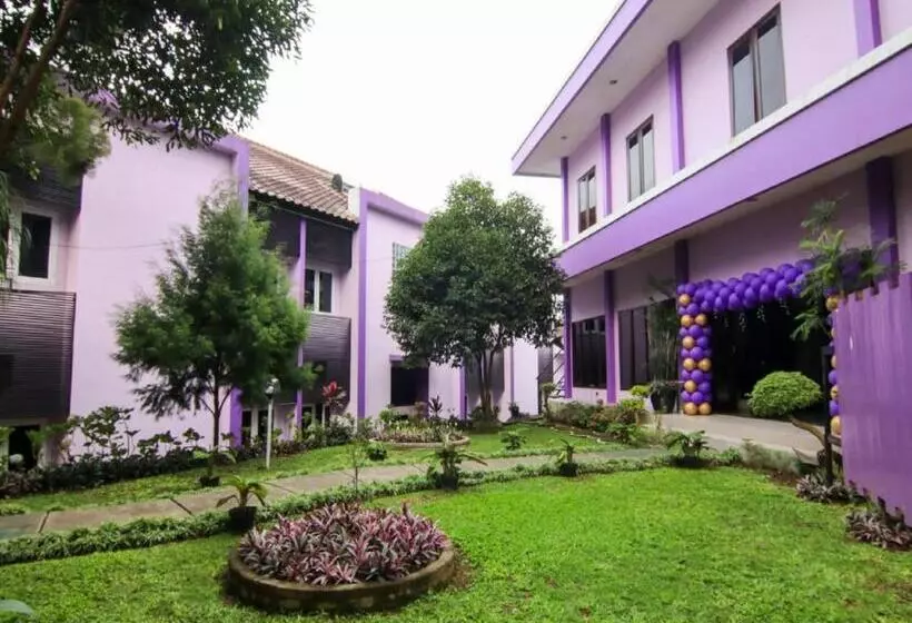 Hotelli Signature Mandala Kencana