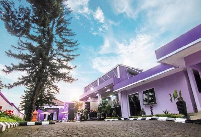 בית מלון כפרי Signature Mandala Kencana