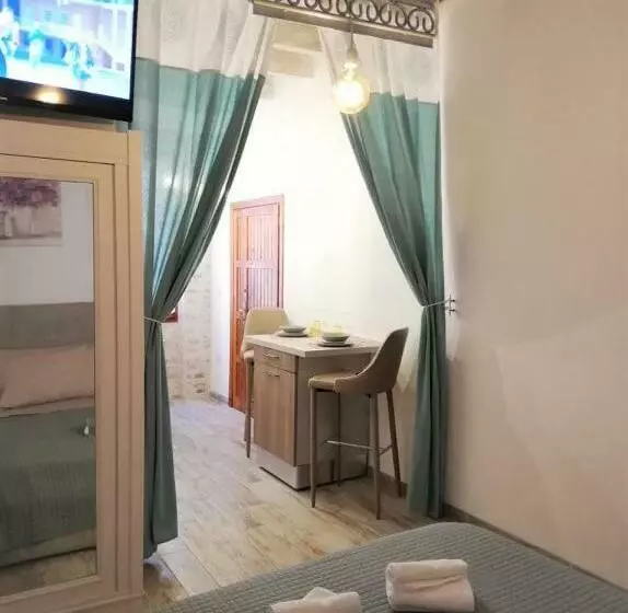 پانسیون Alghero Old Town Apartment