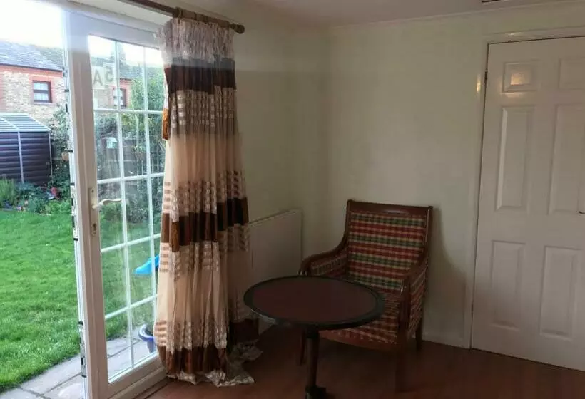 ペンション Cosy Cottage Annex In Fairlop