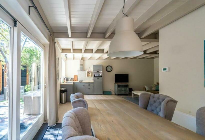 פנסיון Job Baster Huisje