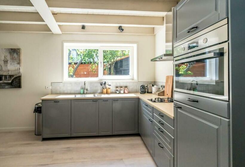 פנסיון Job Baster Huisje