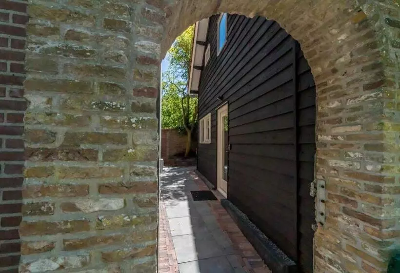 Majatalo Job Baster Huisje