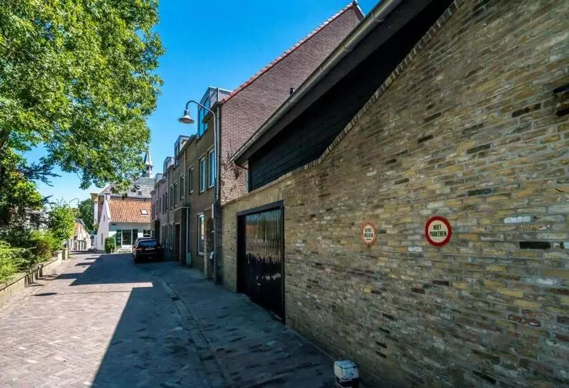 Majatalo Job Baster Huisje