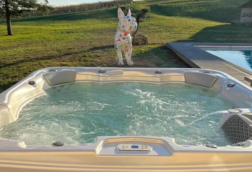 Majatalo Le Domaine Reine Sully