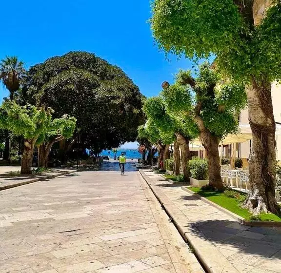 Majatalo Seacily House