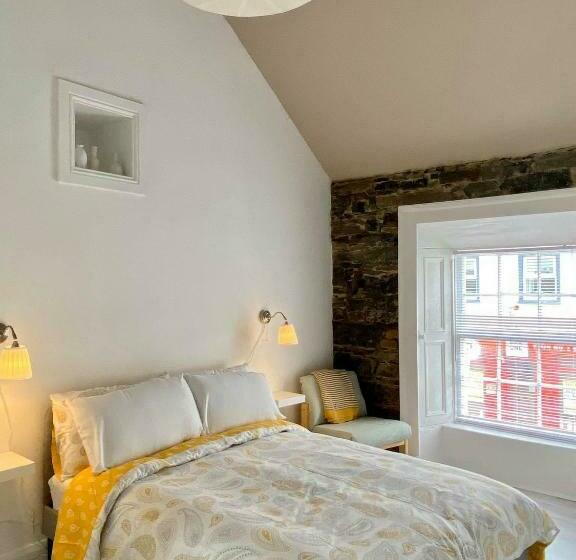 Room 2 Camp Street B&b & Self Catering