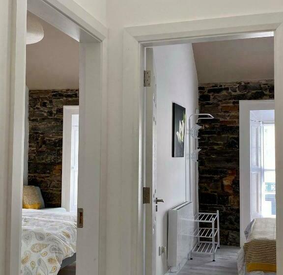 Room 2 Camp Street B&b & Self Catering