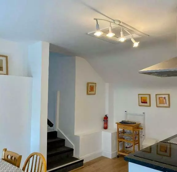 Room 2 Camp Street B&b & Self Catering