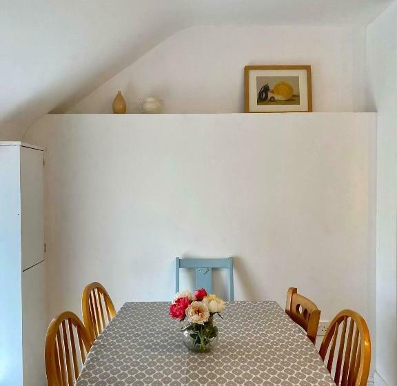 Room 2 Camp Street B&b & Self Catering