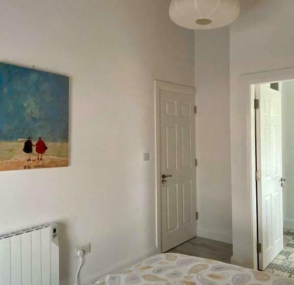 Room 2 Camp Street B&b & Self Catering