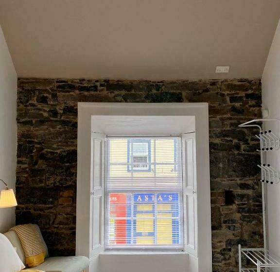 Room 2 Camp Street B&b & Self Catering