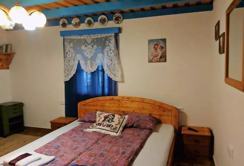 Retkeilymaja Casa Toth