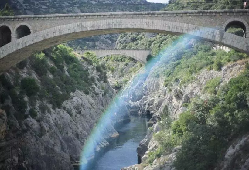 ベッドアンドブレックファースト Hostel Le Diablotin