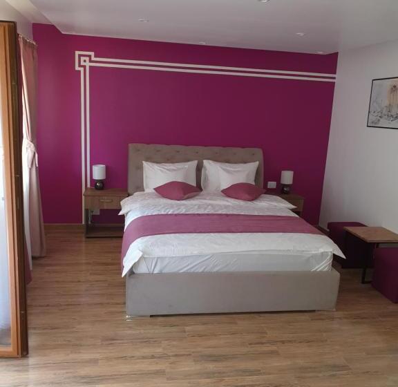 بنسيون Casa Stefandra