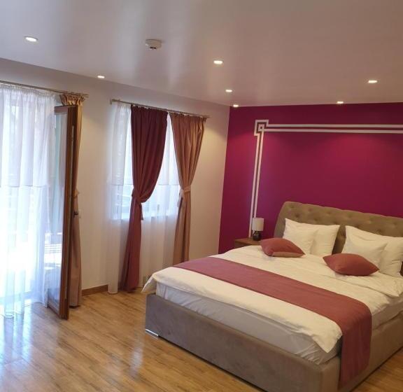 بنسيون Casa Stefandra