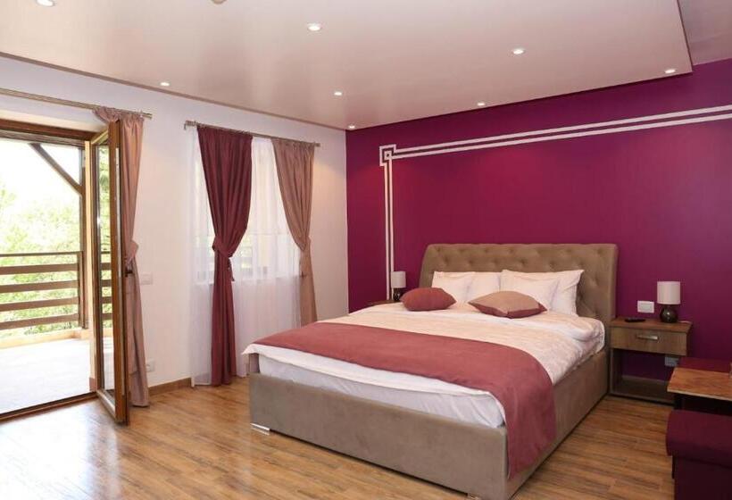 بنسيون Casa Stefandra