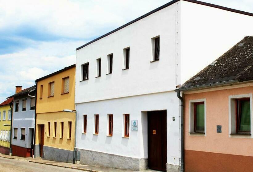 膳宿费 Catalleya Haus