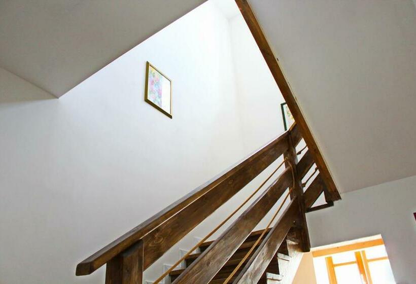 膳宿费 Catalleya Haus