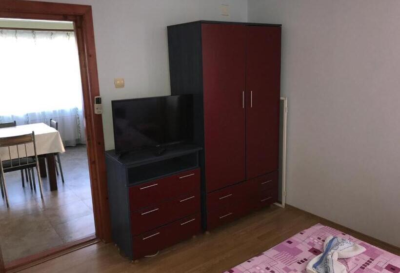 بنسيون Vila Cristina 2