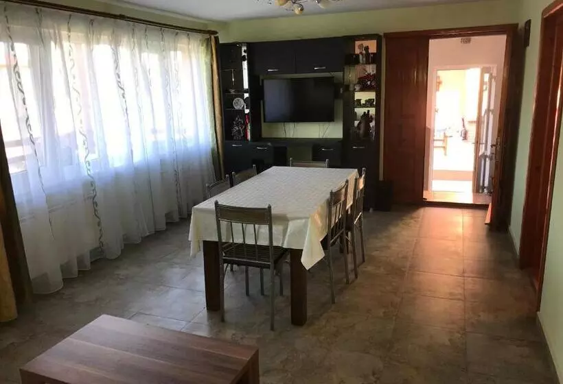 پانسیون Vila Cristina 2