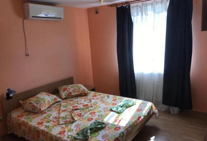 بنسيون Vila Cristina 2