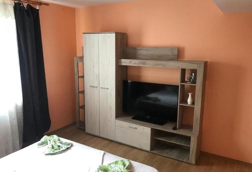 بنسيون Vila Cristina 2