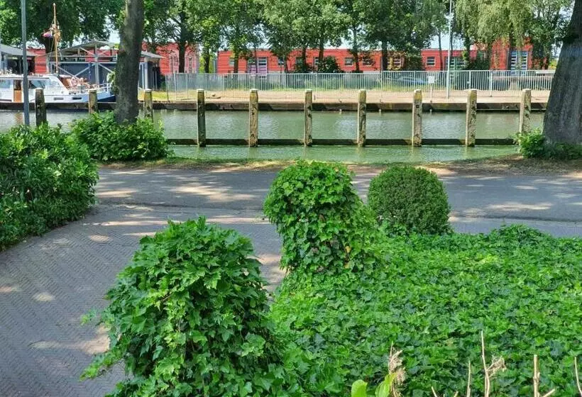 Aamiaismajoitus (B&B) De Vliegende Vlinder