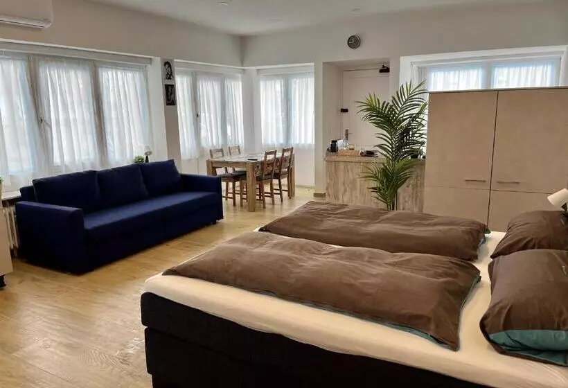 Aamiaismajoitus (B&B) Gästehaus Rheinstetten Forchheim