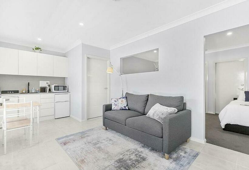 Bed and Breakfast Mala Retreat, Shiraz Suite 5 Star Immaculate And Comfortable