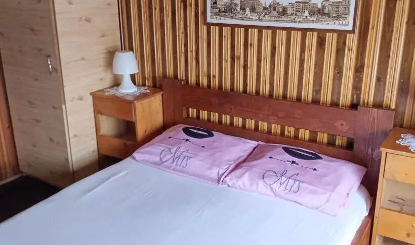 Hostel Intim 95 Ron