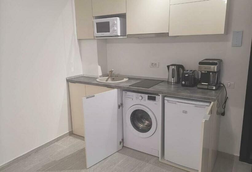 Maravali Seaview Mamaia