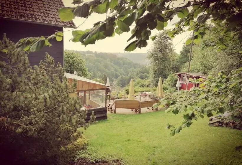 Aamiaismajoitus (B&B) Jeje Und Anna S Eifel Haus