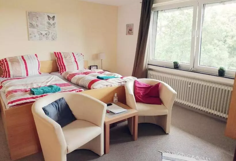 Aamiaismajoitus (B&B) Jeje Und Anna S Eifel Haus