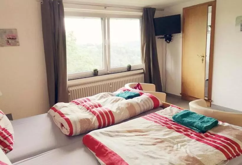 Aamiaismajoitus (B&B) Jeje Und Anna S Eifel Haus