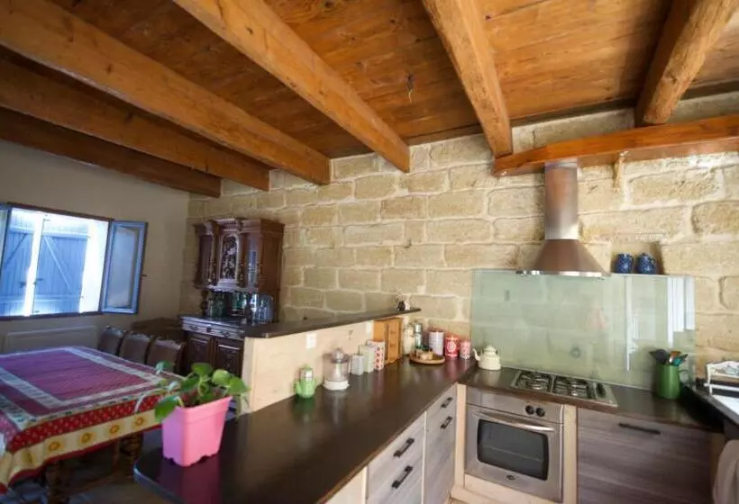 Aamiaismajoitus (B&B) Le Petit Gite Bio Du Rhôny