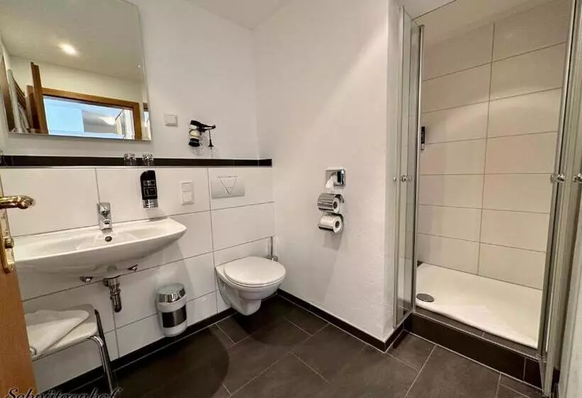 ホテル Schnütgenhof übernachtung Am Biggesee