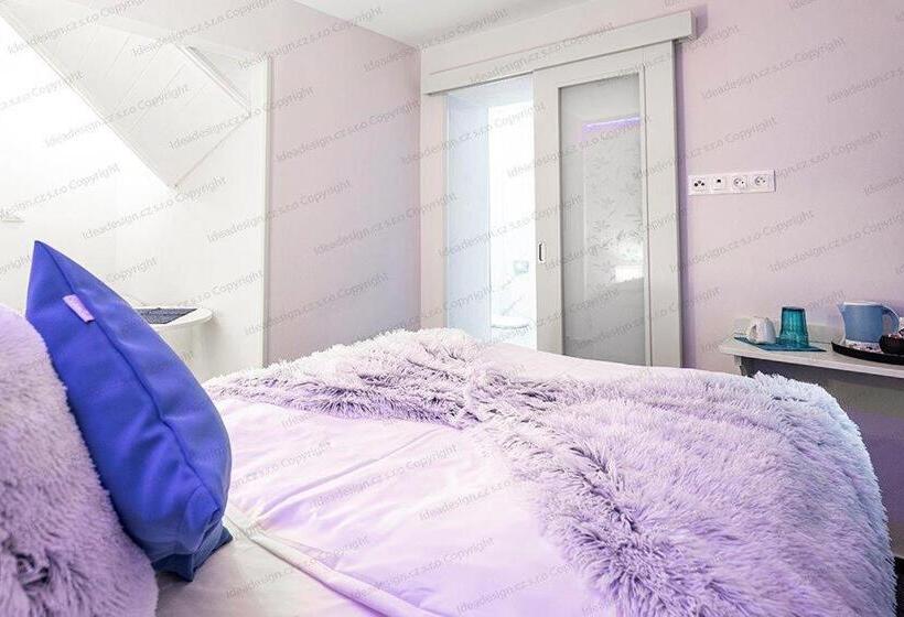 פנסיון Villa May Way