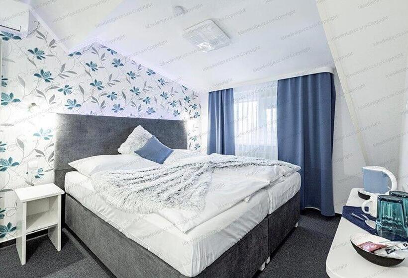 פנסיון Villa May Way