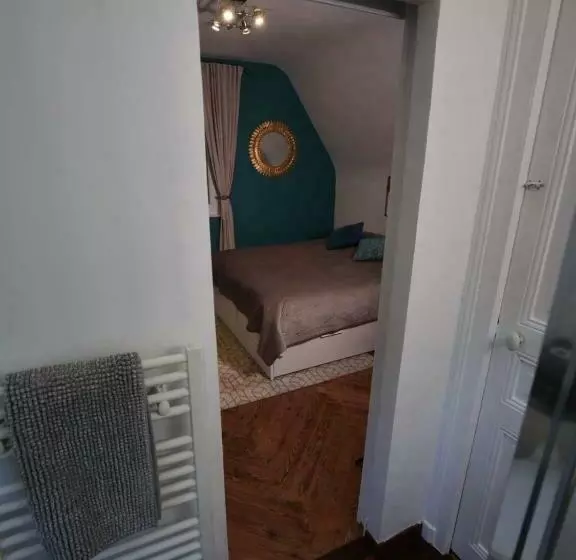 تختخواب و صبحانه Le Manoir De Louviers