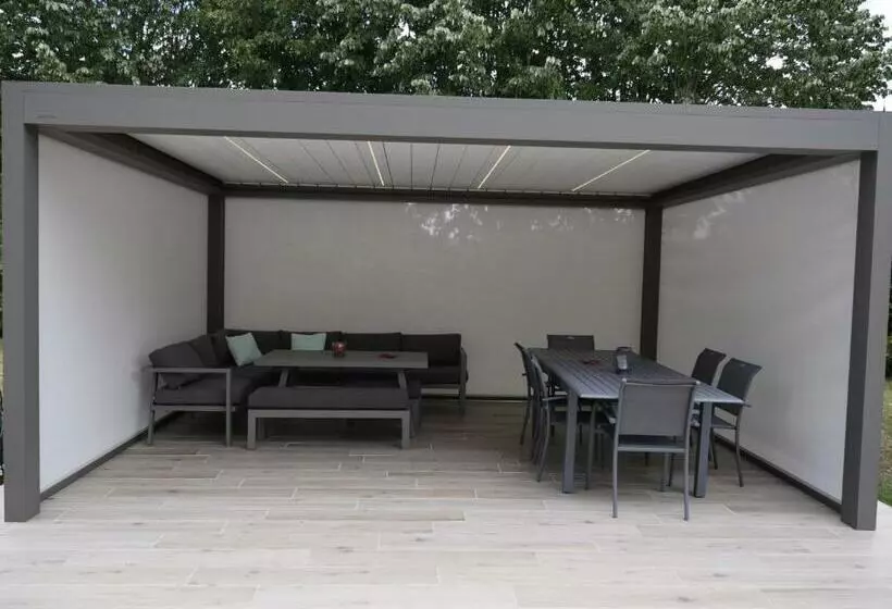 تختخواب و صبحانه Le Manoir De Louviers