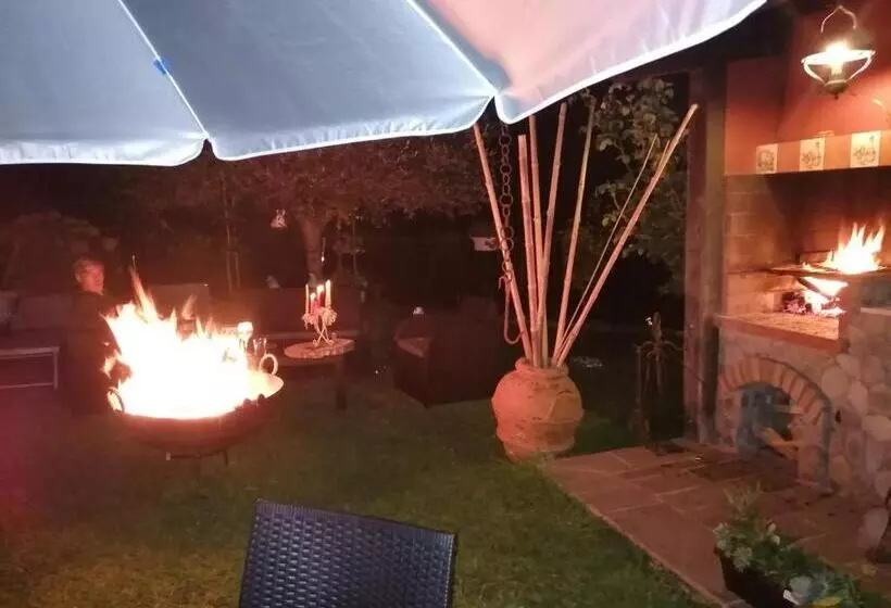 Aamiaismajoitus (B&B) Jasmine Cottage