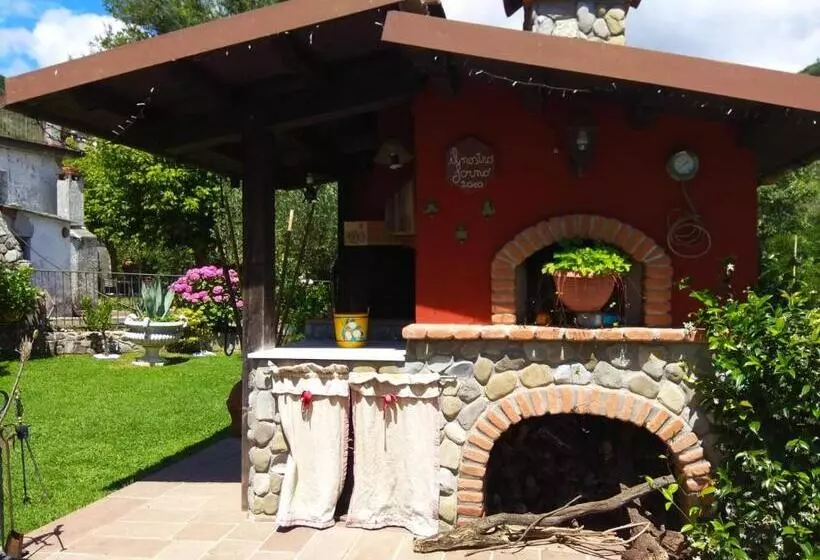 Aamiaismajoitus (B&B) Jasmine Cottage