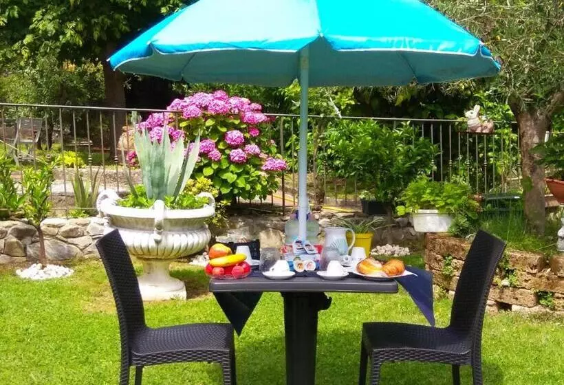 Aamiaismajoitus (B&B) Jasmine Cottage