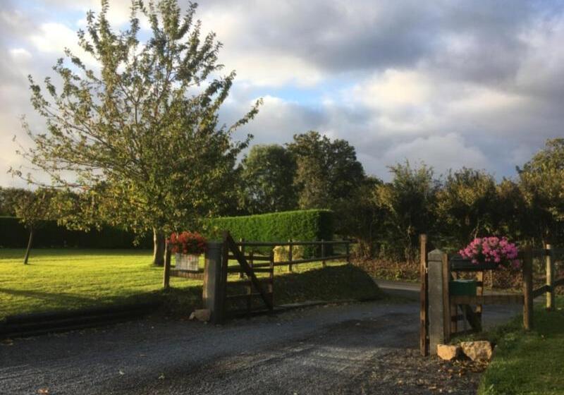 ベッドアンドブレックファースト La Bretonniere