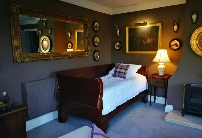 Aamiaismajoitus (B&B) Staggs Cottage