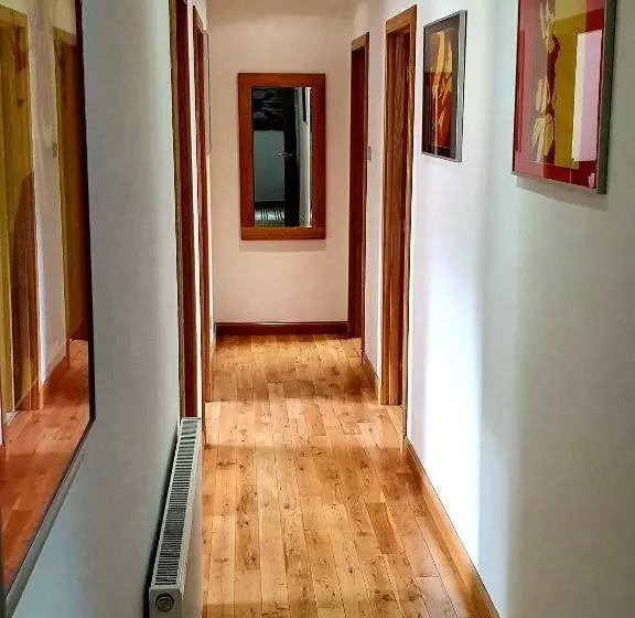 Aamiaismajoitus (B&B) Tower Ridge House