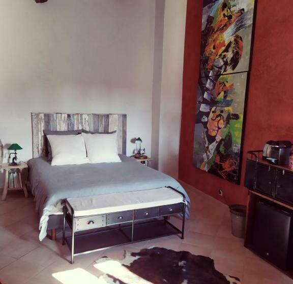 مبيت وإفطار Une Chambre En Luberon